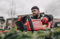 Milwaukee M18FHT45-802 Akku-Heckenschere FUEL 18V inkl. 2x 8,0Ah Akkus Ladeger&auml;t