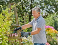 Gardena AssistCut Akku-Gartenschere 25mm Schnittdurchmesser intelligenter Sensor